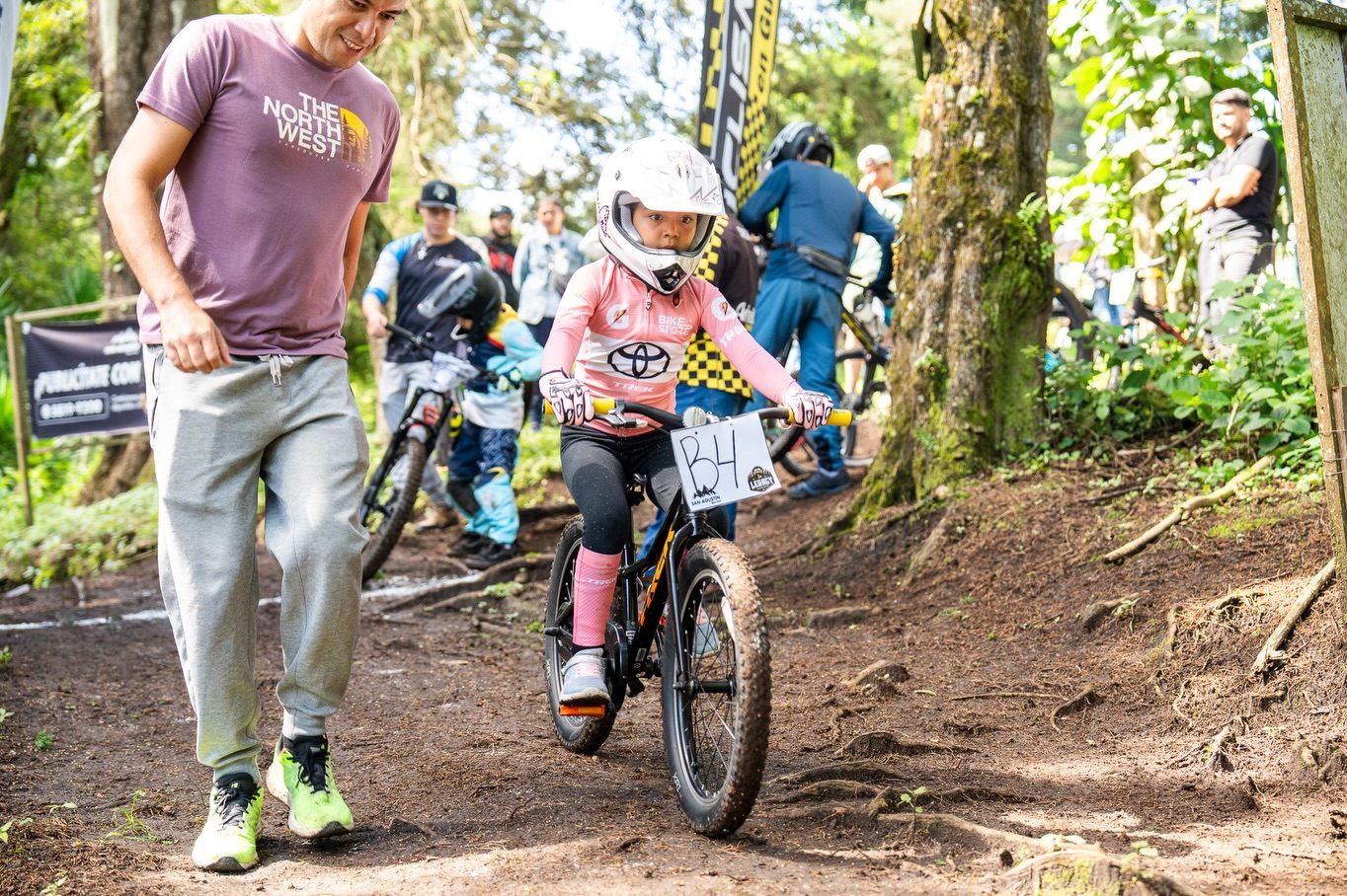 Riders de la Kids Cup Race de Legacy MTB Academy, Guatemala